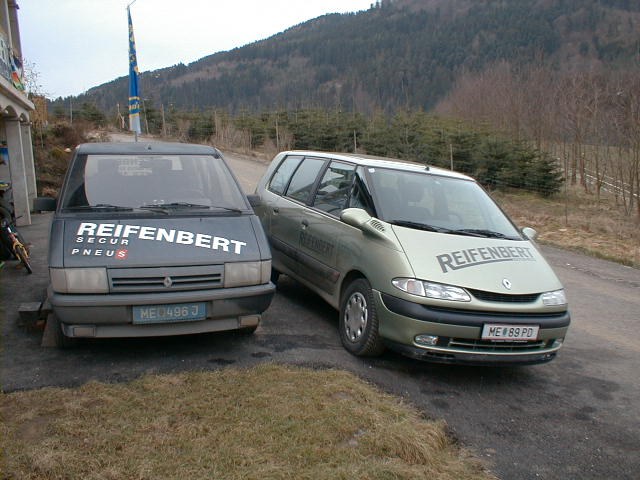 Renault Espace Phase 1 links und Renault Espace Phase 3 rechts